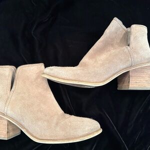 Hinge Beige Suede Ankle Booties